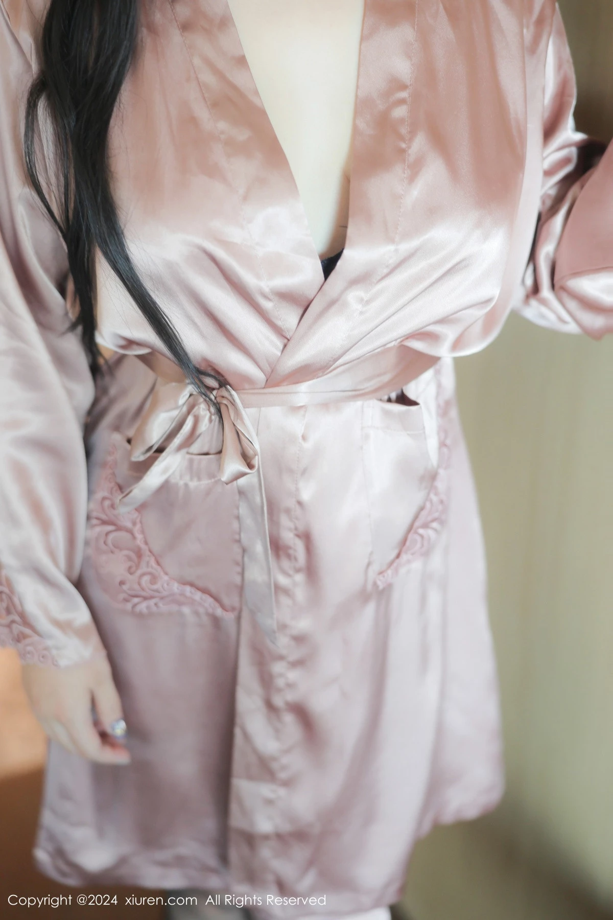 秀人网 No.9159 白洁Bessie 黑丝美腿插图