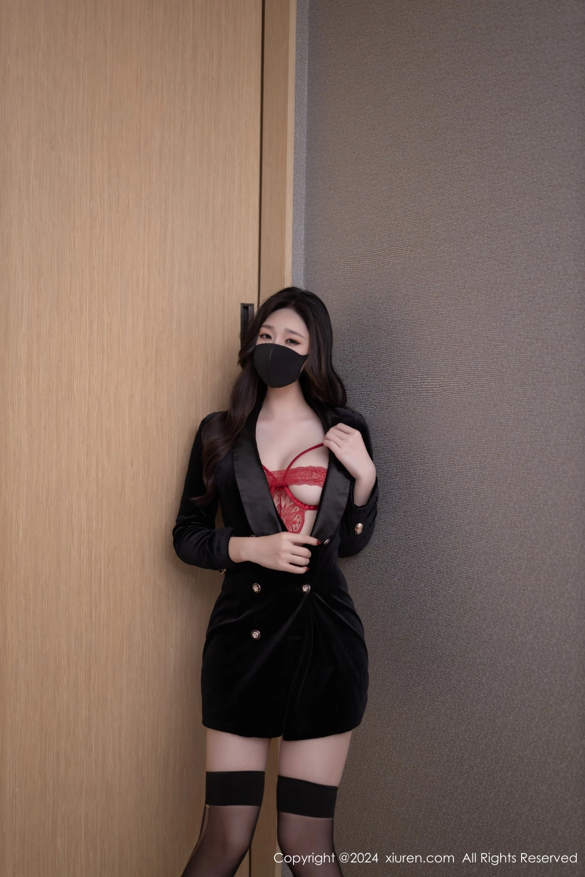 秀人网 No.9168 小逗逗 黑丝美腿插图3