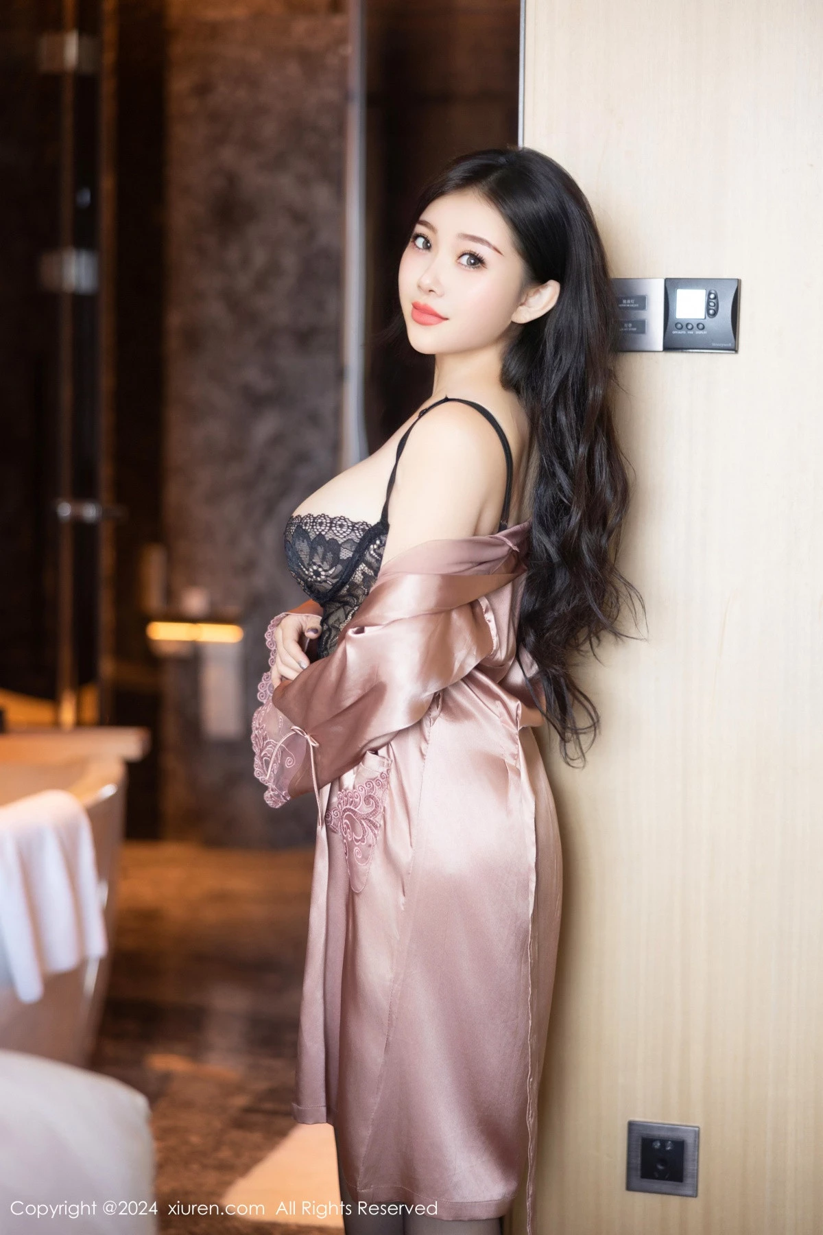 秀人网 No.9159 白洁Bessie 黑丝美腿插图3