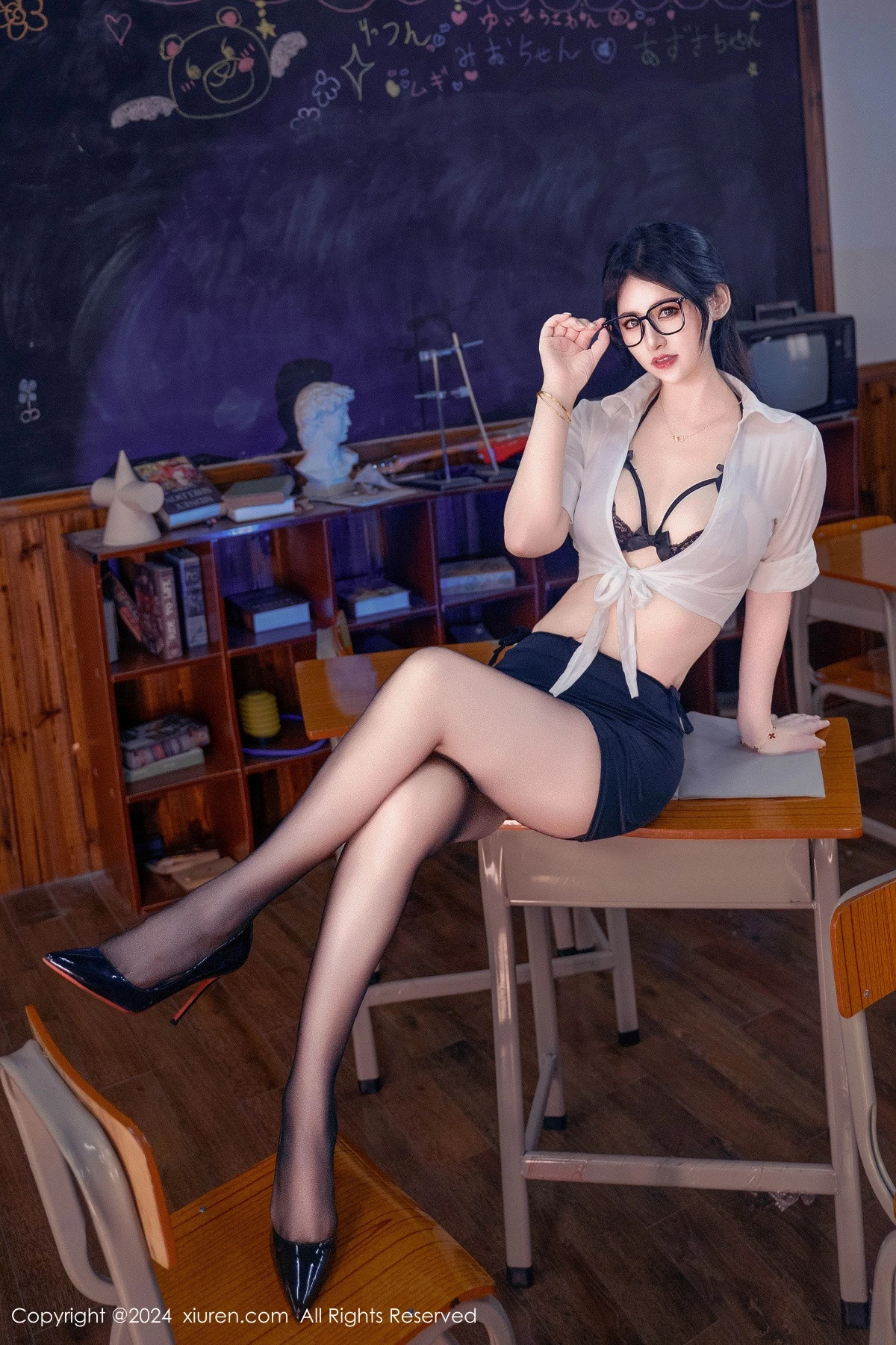秀人网 No.9130 诗诗kiki 黑丝美臀插图5