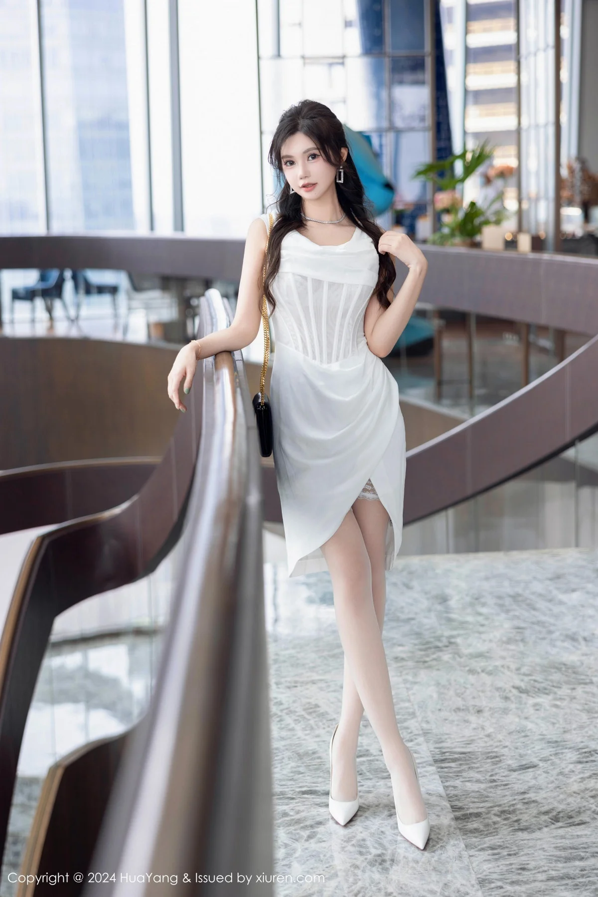 花漾 VOL.612 绮里嘉ula 丝袜美腿插图2