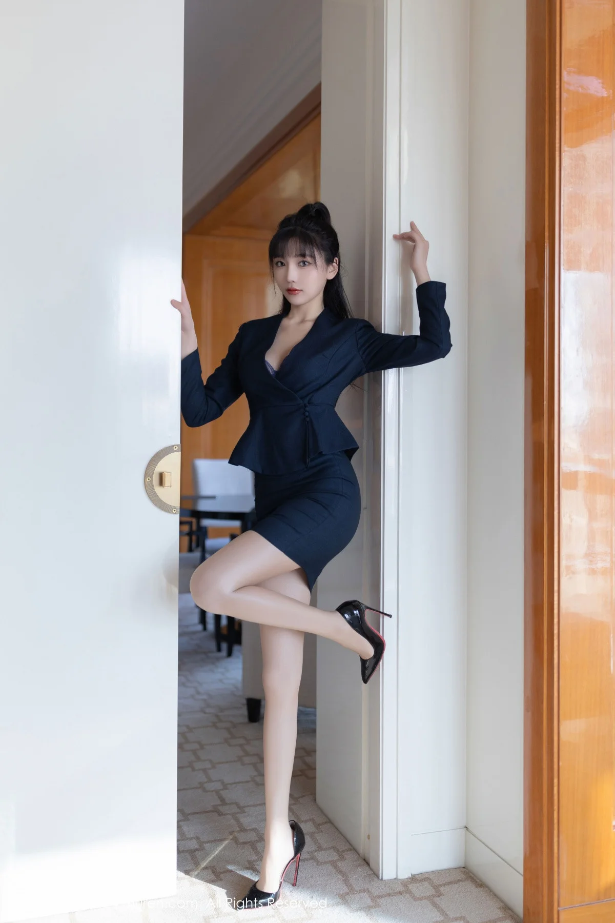 秀人网 No.9263 陆萱萱 丝袜美腿插图