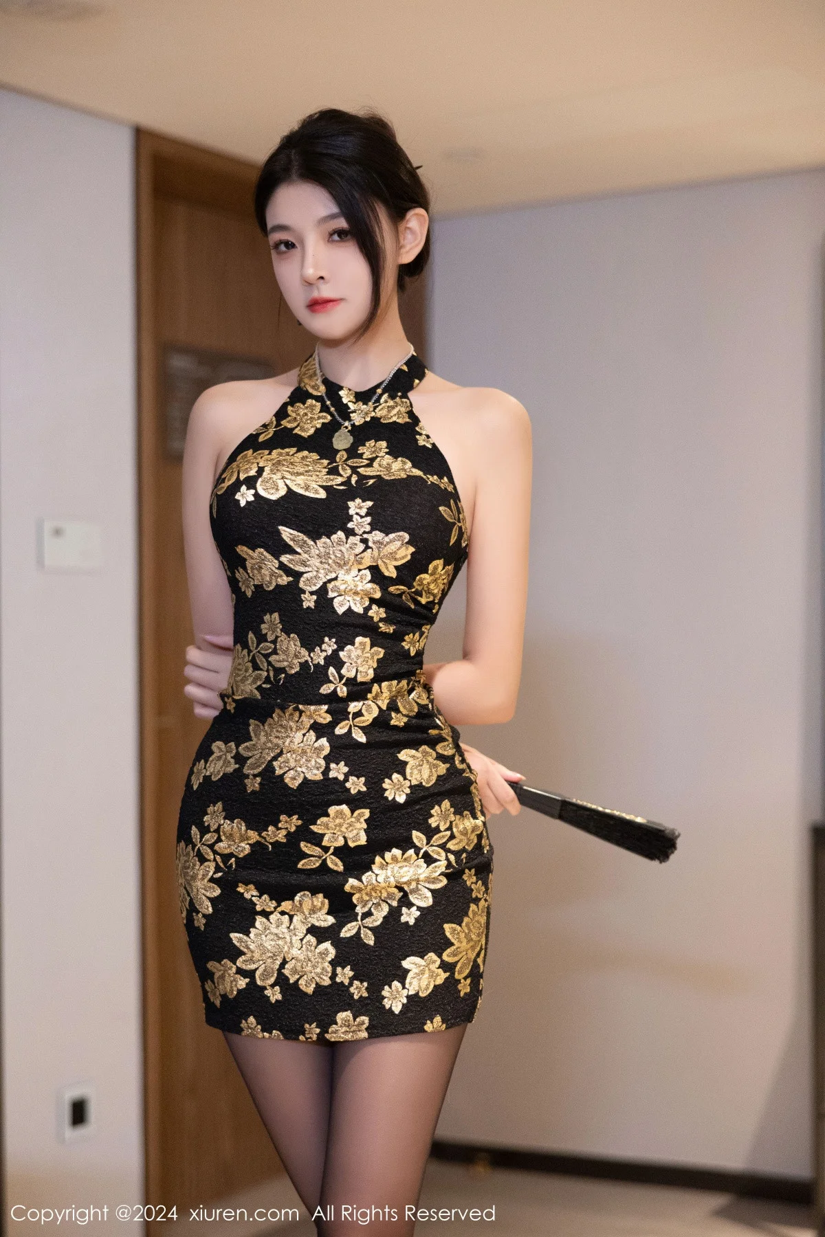 秀人网 No.9304 初梦瑶 黑丝美腿插图3