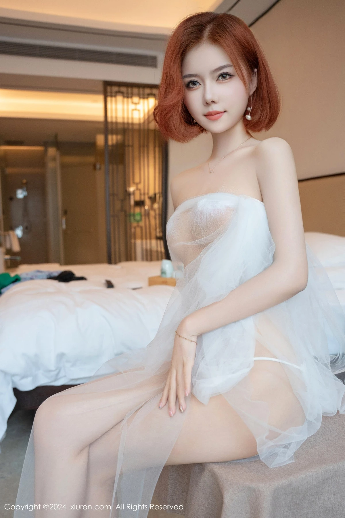 秀人网 No.9318 白芷yy 性感美腿插图