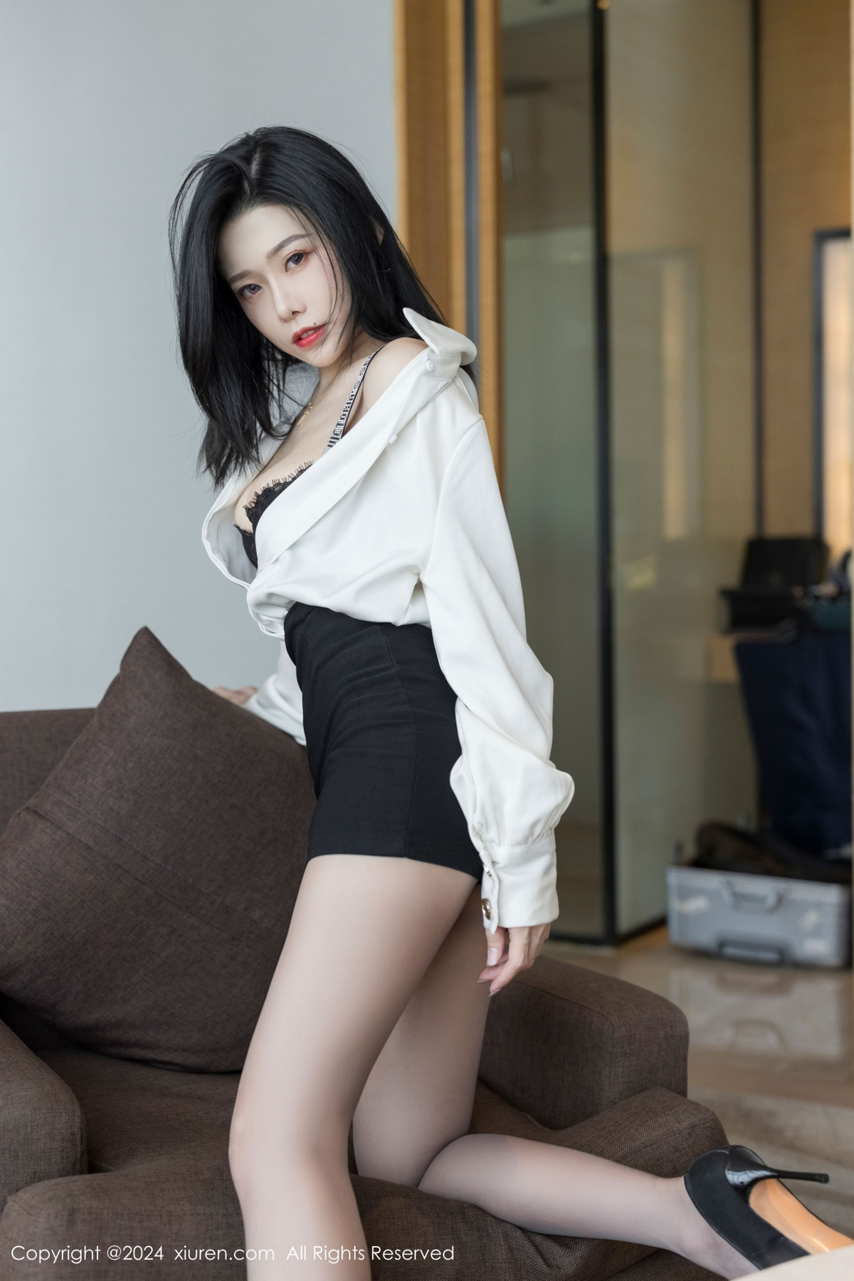 秀人网 No.9329 luvian本能 黑丝美腿插图6